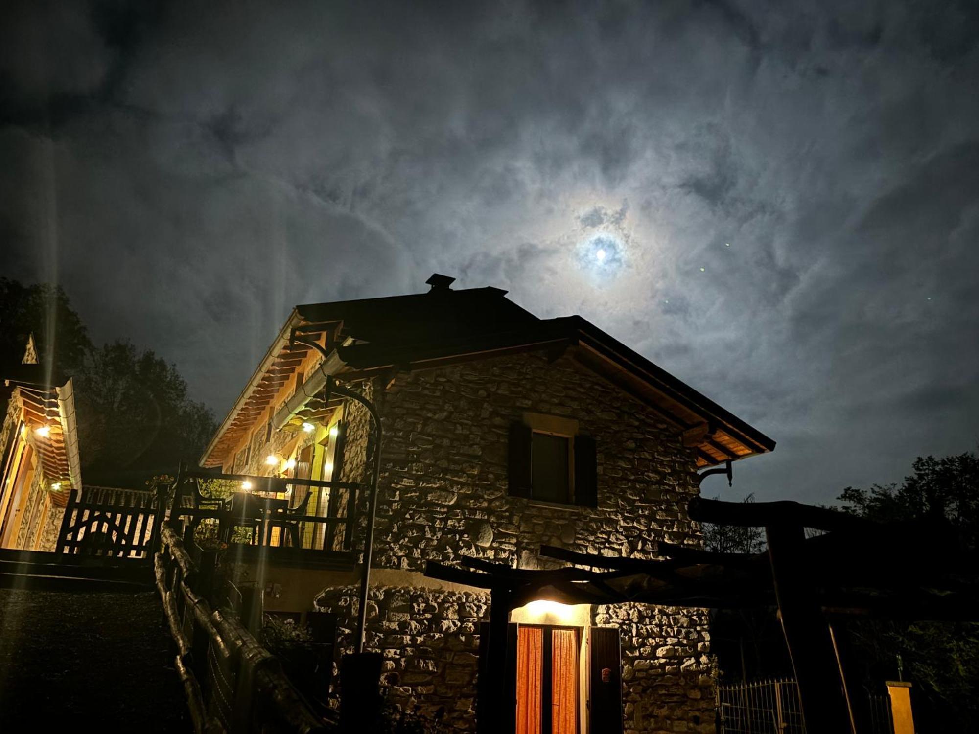 Agriturismo Il Talento Nella Quiete Castiglione d'Intelvi Bagian luar foto