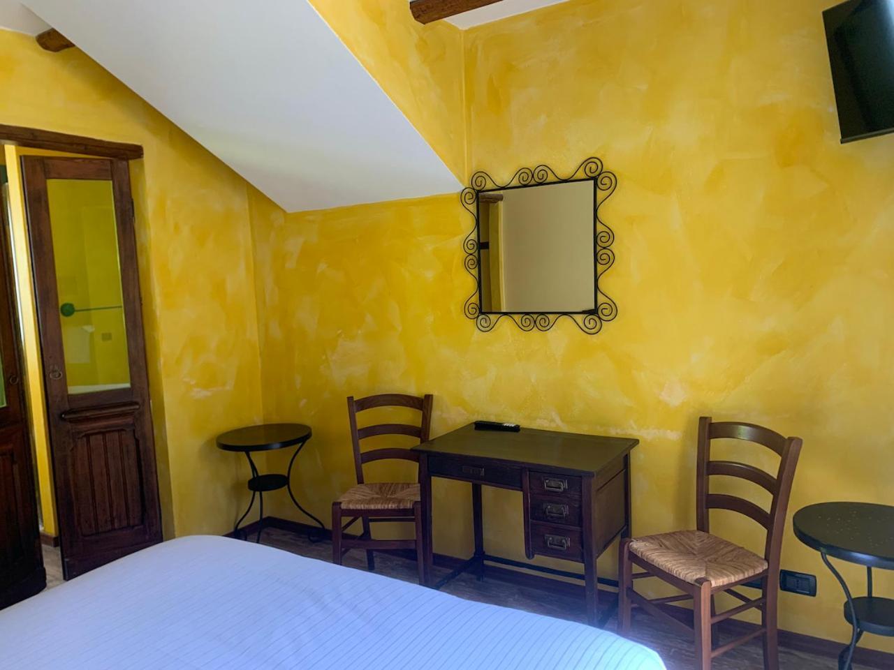 Agriturismo Il Talento Nella Quiete Castiglione d'Intelvi Bagian luar foto